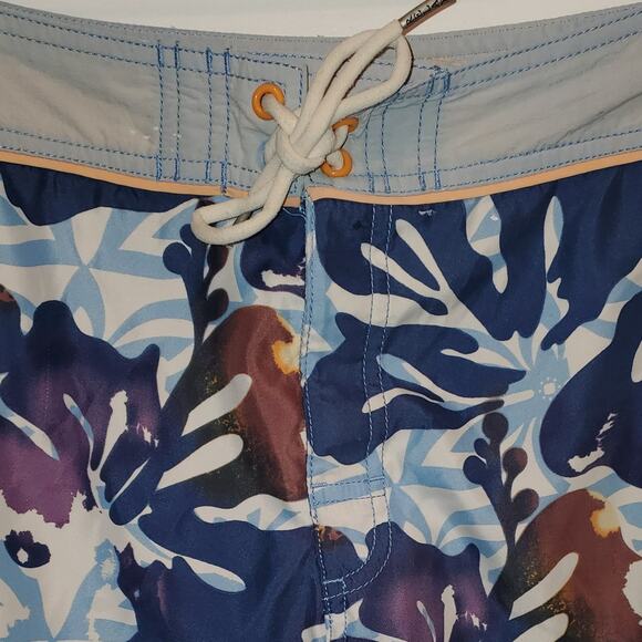 Tommy Bahama Relax Men's Floral Swim Board Shorts Size 34 - Picture 3 of 8